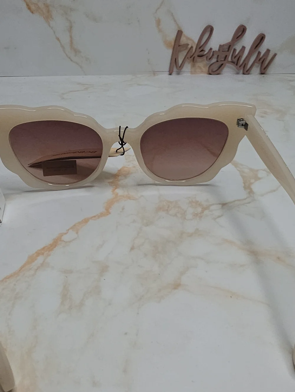 BCBGeneration 51mm scalloped